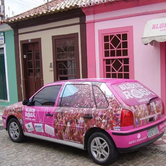 Carro personalizado do Bloko Rosa