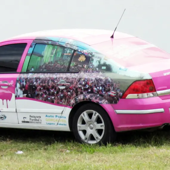 Carro personalizado do Bloko Rosa